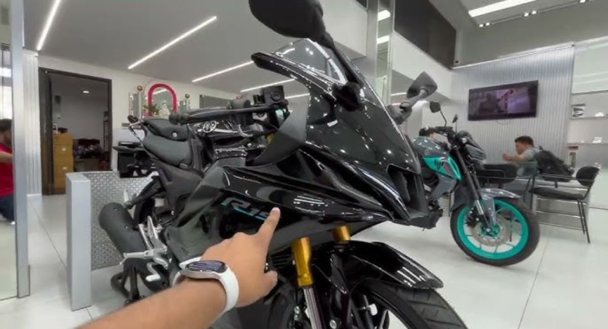 Yamaha R15 V4 Bike